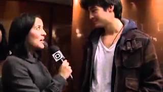 Entrevista com Tiago Iorc no desfile Crystal Fashion - PLUG