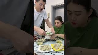 😂🍴 Hilarious Cooking Clash: Who Will Win – Husband or Wife? Don't Miss the Fun! #FunnyVideo #short