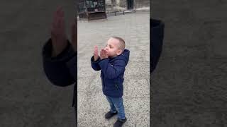 Ukrainian Child Prays before the Crucifix See how the child believe in JESUS🧡❣🧡