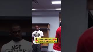 Джон Джонс наблюдает за разминкой Хабиба Нурмагомедова Khabib Nurmagomedov Jon Jones #ufc #shorts