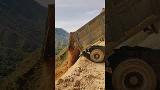 Mahindra Torro 25 hywa unloading   material DUMPING #mining #dumper #excavator #shorts