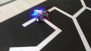 Fast PID controlled maze solving robot test #shorts #arduino #robotics #pid #linefollower