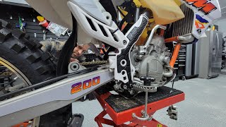 KTM 200 XCW Project -- Assembly Day 2 -- Chain -- Rectifier -- Brake Bleed