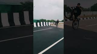 wheelie on... school is boor #subscribe gyes ap lo please like and subscribe Karo saport me gyes 🙏