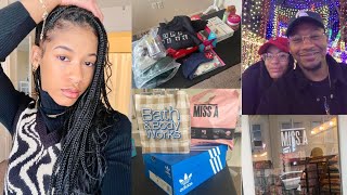 VLOG: What I Got for Christmas, Date to see the Lights, & Mini Shopping Haul