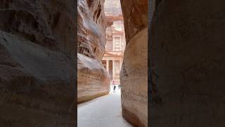 El desfiladero hacia el Gran Tesoro. Petra. Jordania