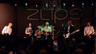 2011-12-17 Zlips - Broken strings