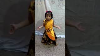 Sadhika Kumari of Makoons Pre School Dancing on her favorite Song for Utsav 2021