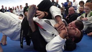 Renzo Gracie rolling with a brown belt