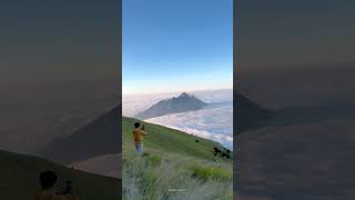 Pemandangan Gunung merbabu #shorts #trending #mountains #beatiful