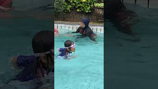 Berenang gaya kucing 😂 #swimming #pool #sports #renang #olahragapopuler #olimpiade #fyp #viralvideo