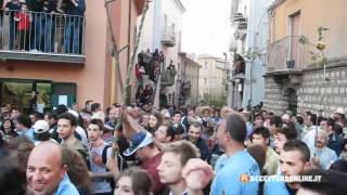 Il Maggio di Accettura 2012 - I Cimaioli arrivano nella Piazzetta G.B. Bronzini