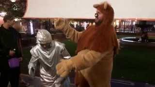 Tin Man & Cowardly Lion doing the robot...I think