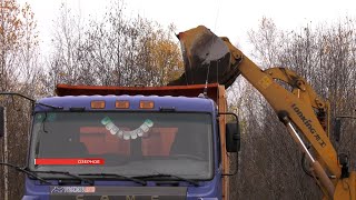 В ОЗЕРНОМ ОБУСТРАИВАЮТ МЕСТО ДЛЯ КАТКА