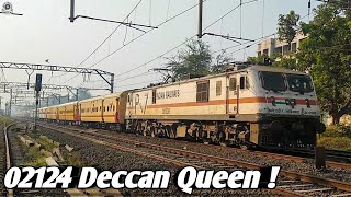 02124 Pune Mumbai Deccan Queen with Ghaziabad WAP-7