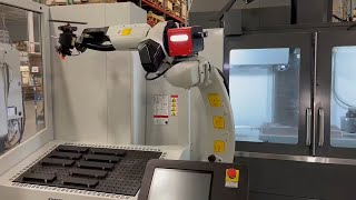 VID-180  Haas VF-4SS paired with RoboJob Mill-Assist Robot.mp4