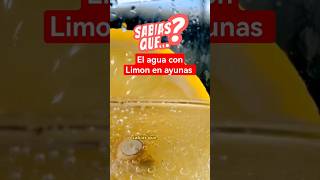 El agua tibia con limón en ayunas es un hábito saludable #salud #shorts #naturalmentesaludable #fyp