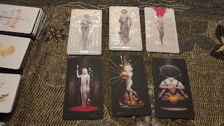 Ephemere Tarot Review and Comparison to True Black Tarot