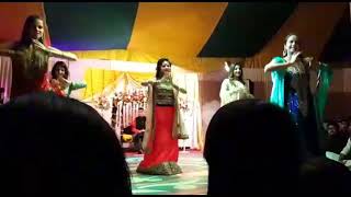 Chane Ke Khait Main-Mehndi Medley by Bride and Bridesmaid | Best Mehndi Dances|