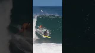 Is this the worst wipeout ever at Pipeline??😳