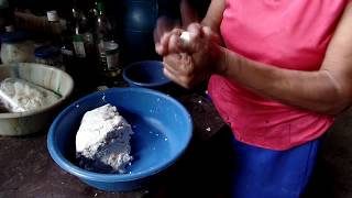 How To Make Salvadoran Tortillas - Making Tortilla in El Salvador