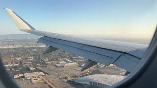 American E175 landing in Los Angeles