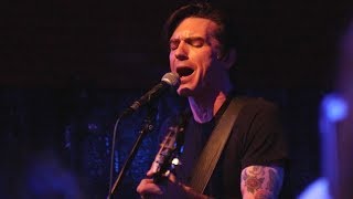 Drake Bell - "I Found a Way" (Drake & Josh Theme Song LIVE in Philly)