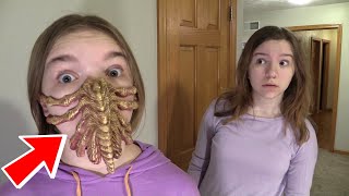 ALIEN FACEHUGGER ATTACKS!