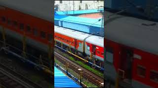 Delhi Howrah Superfast Express Train High speed #shorts #railway #train