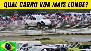 Qual carro consegue voar mais longe? competição de carros voando