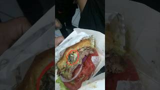 Un tornillo encontrado en una hamburguesa 🤢 | Cosas asquerosas encontradas en Carl's Jr. | Parte 3