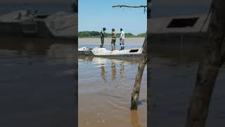 #Guerrero #CostaChica #Marquelia, Localizan submarino artesanal en playas de la barra de #Tecoanapa