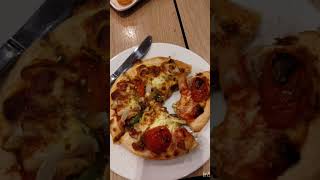 #pizzalover #vegpizza #bangkoklife #party #viral #trending#indianyoutuber #aligarh