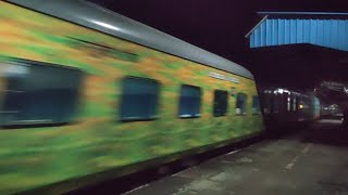 Night Blast || Dangerous 02287 Sealdah-Bikaner Duronto Express Speeding Through Balarambati at 130..