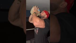 CHUGGING A GALLON IN 30 SECONDS #mrolympia #chug #crazy #fypシ