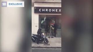 Machete wielding gang raid store on London's Fleet Street || machete wielding