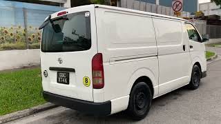 TOYOTA HIACE