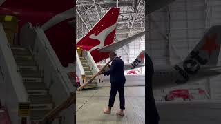 QANTAS YES23 Primer Ministro Australiano y Alan Joyce at Hangar 96 Sydney, Australia