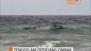 Video Amatir Detik-Detik Kapal Tenggelam Digulung Ombak