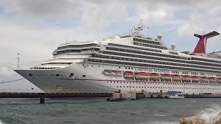 22 MEI 2018 Carnival Sunshine & Freedom of the Seas van Royal Caribbean op Curacao