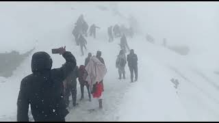 Zojila update ||  Avalanches in Zojila | Traffic and passenger returned from Zojila