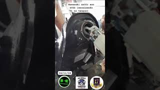 Kawasaki zx10r  1000 ano 2022 bomba de combustível sendo colocada no tanque