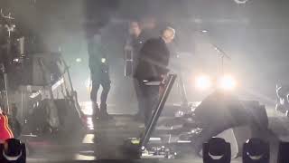 THECURE  A little improvised walk by Robert during Roger…. Oslo 2202