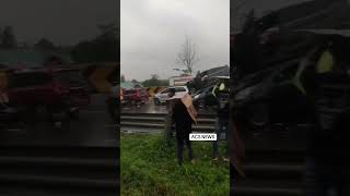 truk tronton bermuatan kardus penyebab kecelakaan di tol Cipularang #kecelakaantolcipularang#km92