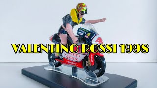 MINIATUR VALENTINO ROSSI 1998 | Skala 1:18 | Selebrasi Unik Rossi