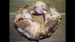 Хот-дог  в бублике  //   Hot dog in a bagel