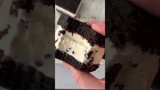 Brownie Ice-cream Sandwich #viral #dessert #brownies #icecream