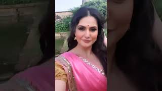 Beautiful Zareen Khan learning Kathak dance and visits Mandir