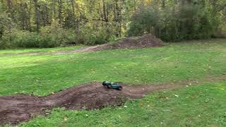 Traxxas Rustler VXL 4WD does the quad jump