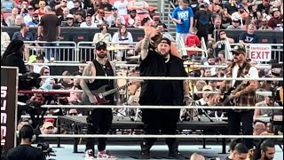 Jelly Roll waving to fans before WWE Summerslam 8/3/24